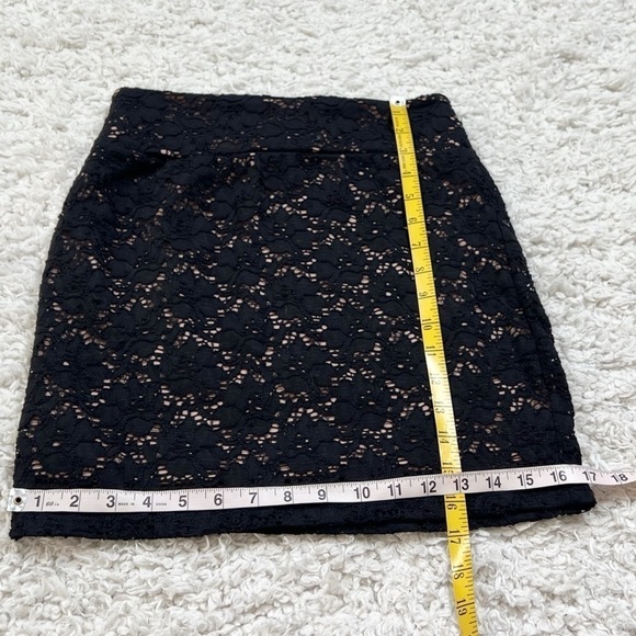 NWT Cotton On Black Lace Floral Mid Rise Mini Skirt Bodycon Pull On Medium - Picture 3 of 7